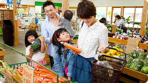 地元食材をたっぷり味わえるわくわくファームへ